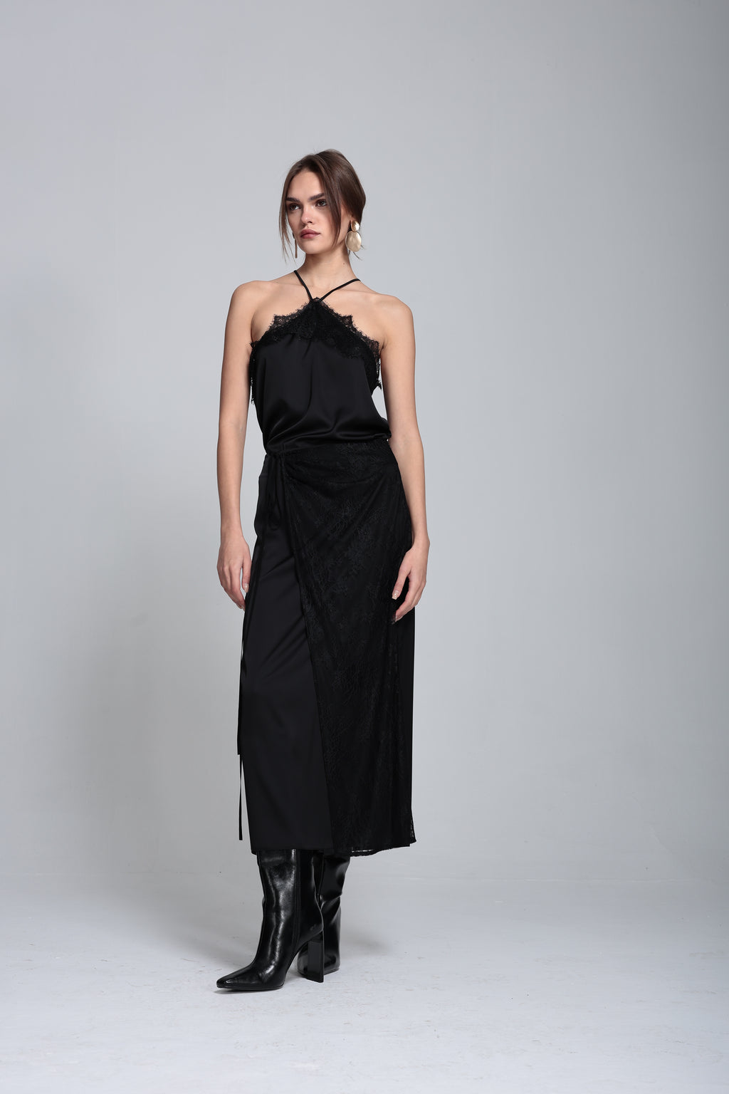 Dantel detaylı saten etek