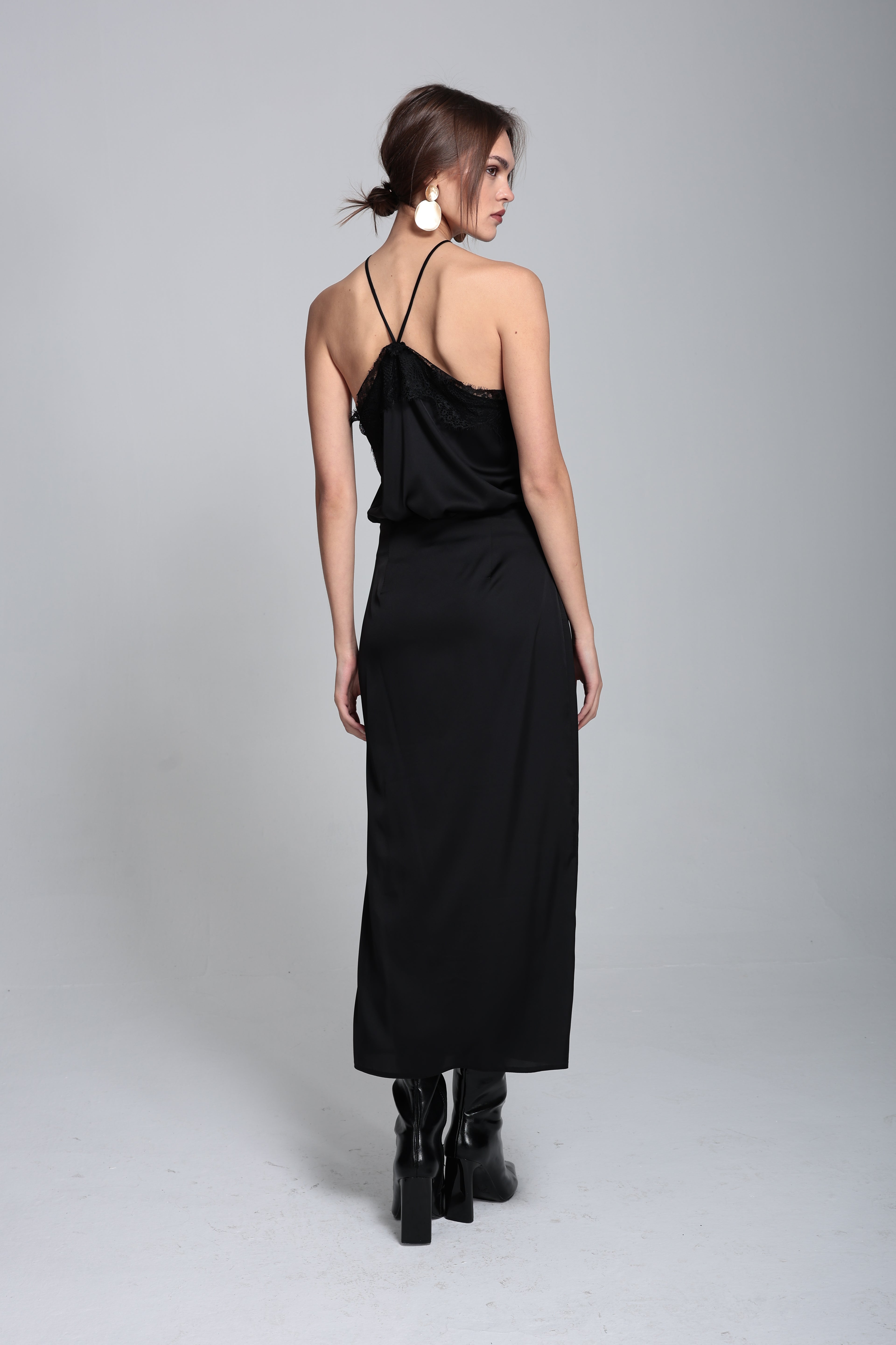 Dantel detaylı saten etek