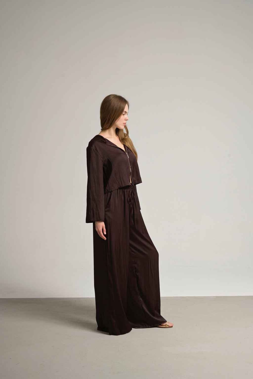 bordo beli lastikli saten pantolon