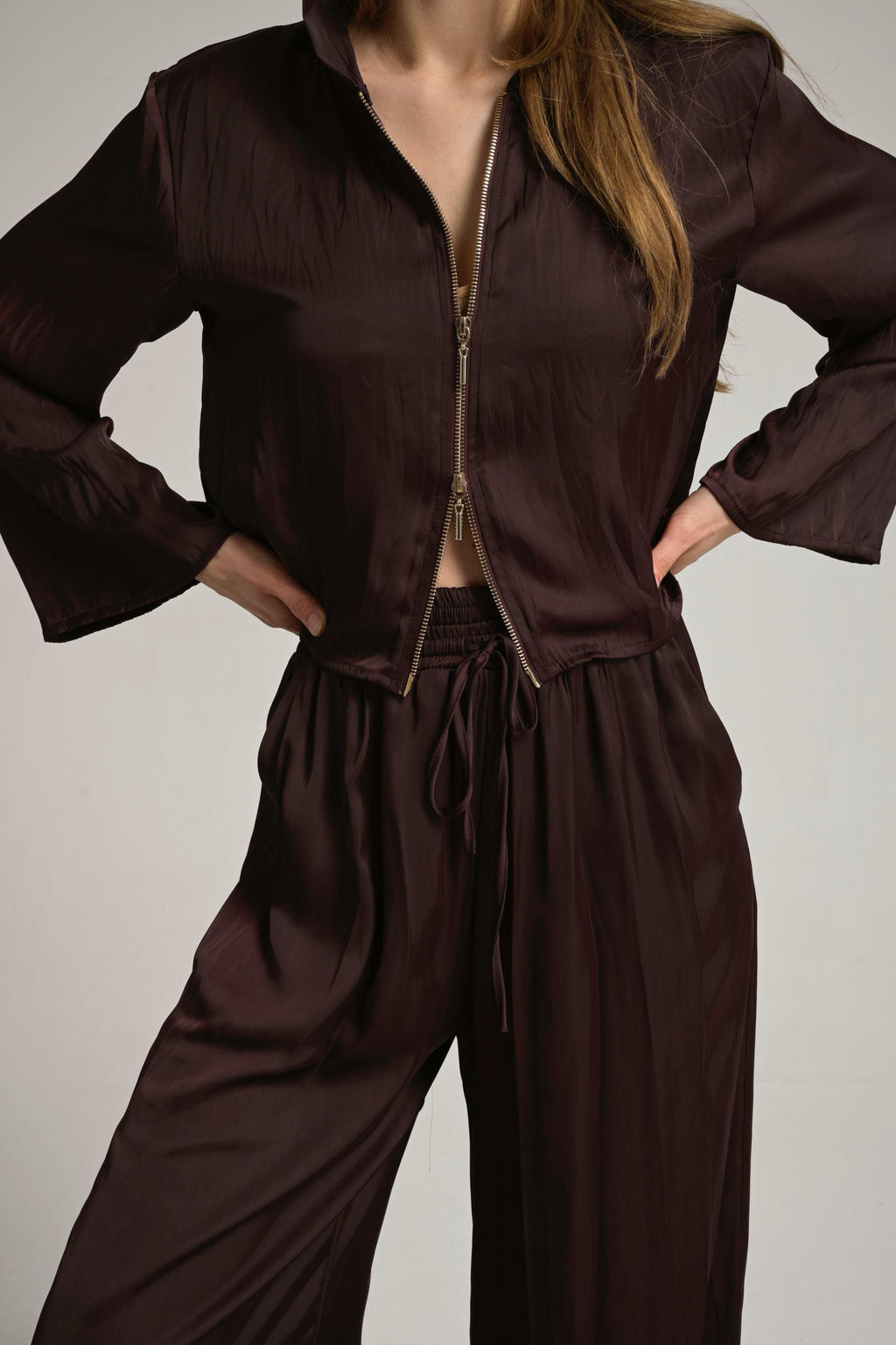 bordo beli lastikli saten pantolon