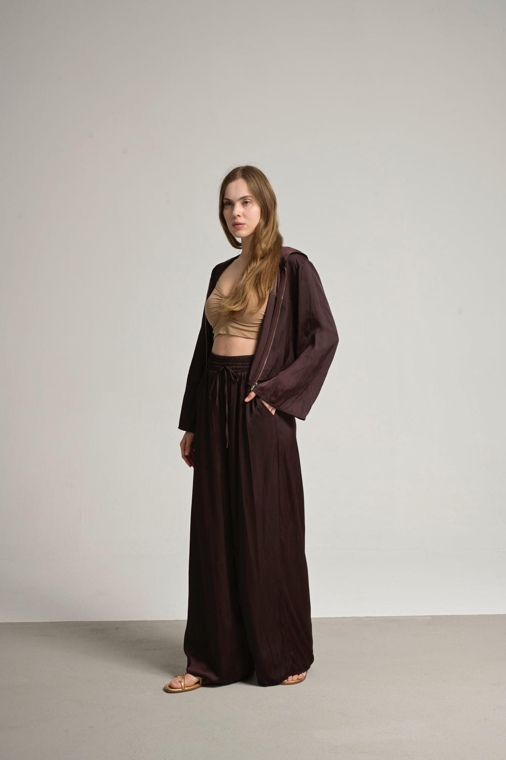 bordo beli lastikli saten pantolon