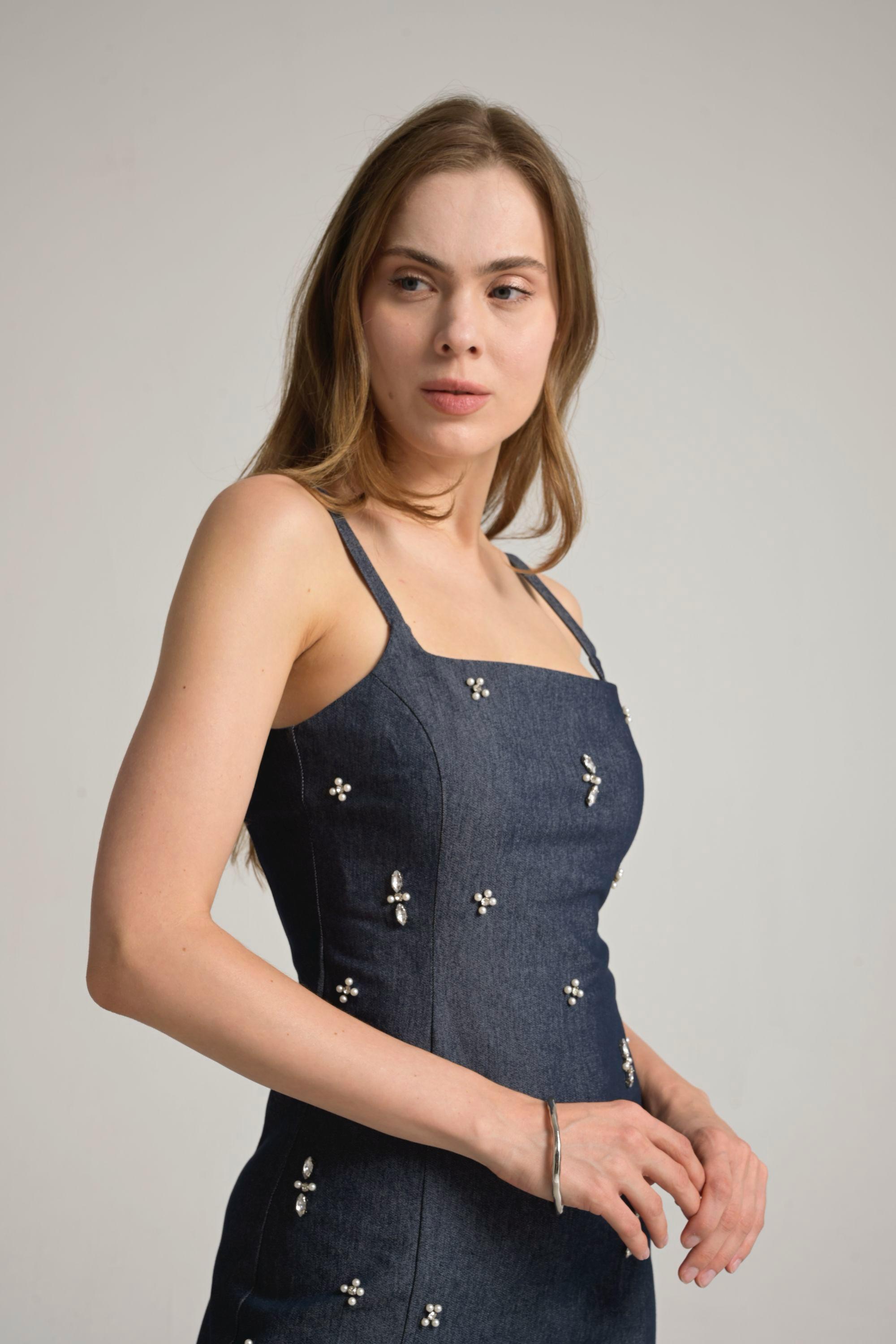 taşlı denim elbise